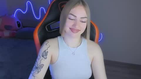 LaraKrein lk online show from November 28, 2025, 2:31 pm