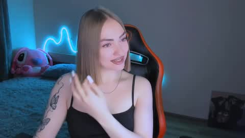 LaraKrein lk online show from April 9, 2026, 5:51 pm