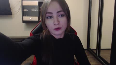 Laralianna online show from January 7, 2025, 4:39 am