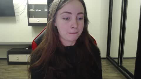 Laralianna online show from February 6, 2025, 9:17 pm