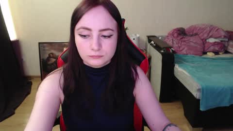 Laralianna online show from April 14, 2026, 1:50 pm