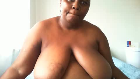 laralovex online show from March 16, 2026, 9:46 am