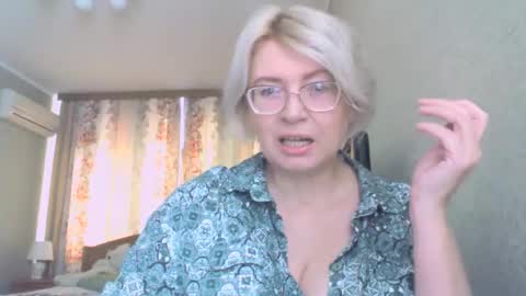 laramrs online show from October 18, 2025, 11:55 am