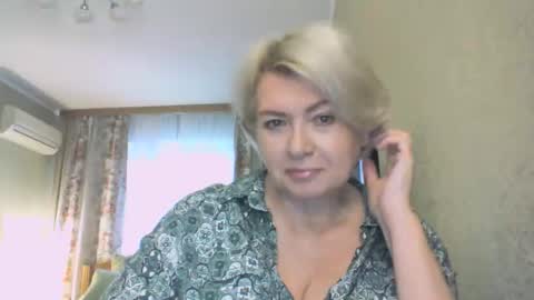 laramrs online show from November 3, 2025, 8:04 am