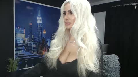 laras_moans online show from January 11, 2025, 8:11 am