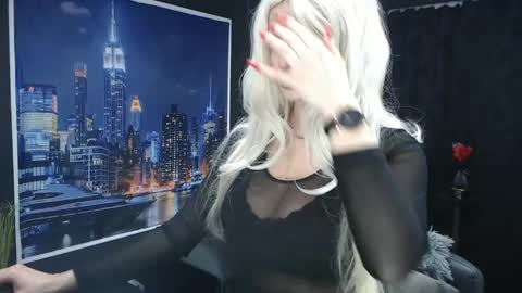 laras_moans online show from January 24, 2025, 9:28 am