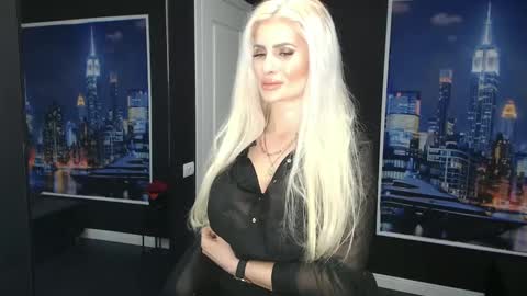 laras_moans online show from February 23, 2025, 9:33 am
