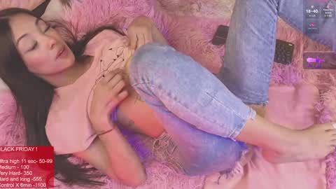 Lara Give it a thumbs up please its important  online show from December 13, 2024, 6:10 am