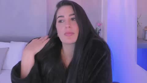 Laura online show from June 11, 2026, 2:53 am