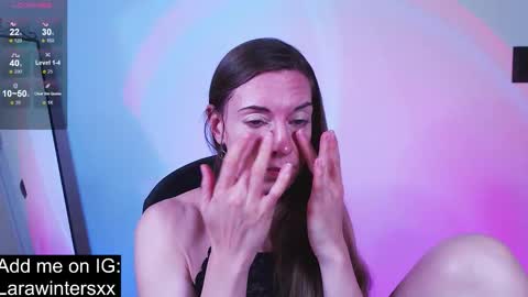 larawinters online show from November 1, 2025, 9:50 pm