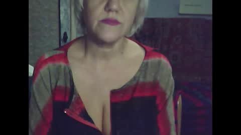 larisaq4ugo24 online show from January 17, 2025, 6:54 pm