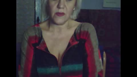 larisaq4ugo24 online show from February 5, 2025, 12:38 pm