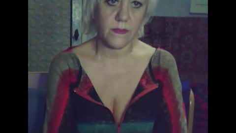 larisaq4ugo24 online show from February 5, 2025, 4:14 pm