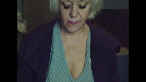 larisaq4ugo24 online show from October 25, 2025, 6:02 pm