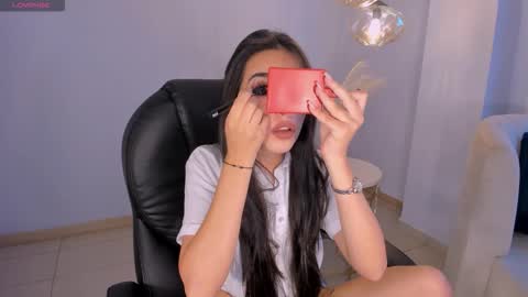 Larisa Smirnov online show from November 6, 2025, 4:46 am