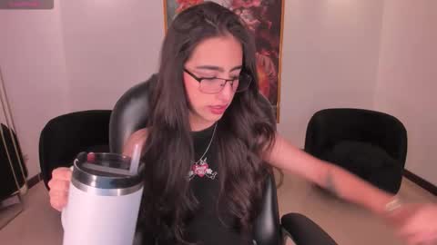 Larisa Smirnov online show from February 28, 2026, 4:02 am