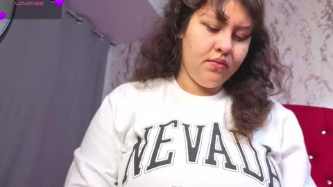 larissa_antonella online show from October 6, 2025, 5:05 am