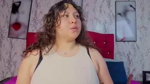 larissa_antonella online show from April 21, 2026, 3:46 am