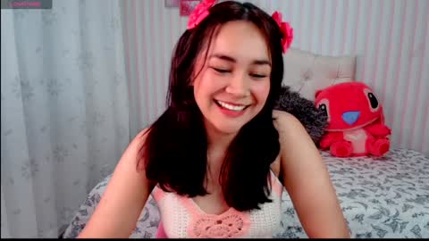 Larissas online show from February 3, 2025, 1:19 am