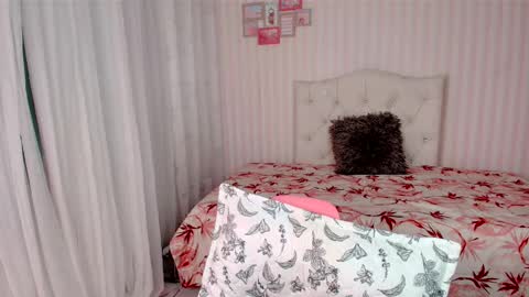 Larissas online show from March 10, 2025, 7:29 pm