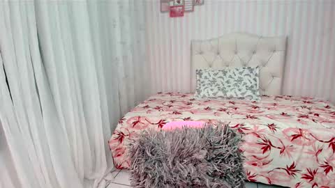 Larissas online show from March 12, 2025, 11:12 pm