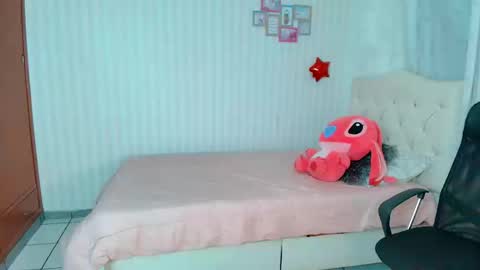 Larissas online show from September 9, 2025, 8:52 pm