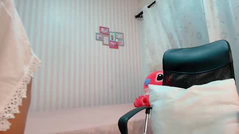 Larissas online show from September 16, 2025, 10:00 pm