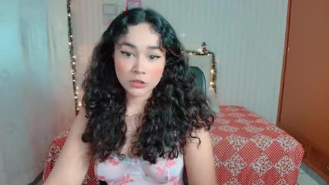 Larissas online show from December 4, 2025, 6:49 pm