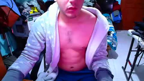 Snapshot of larry_art_a chatting on August 2, 2026, 7:07 am Larry online show from August 2, 2026, 7:07 am