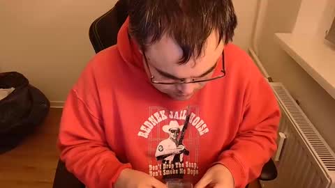 latexboy893 online show from March 5, 2026, 6:37 pm