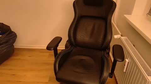 latexboy893 online show from March 7, 2026, 6:27 pm