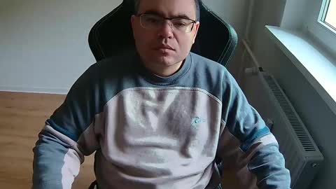 Snapshot of latexboy893 chatting on May 6, 2026, 9:58 am latexboy893 online show from May 6, 2026, 9:58 am