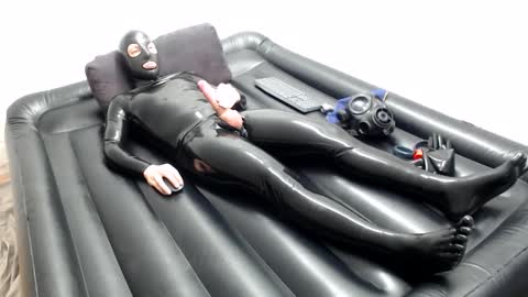 Latexboy93 online show from October 22, 2025, 9:25 pm