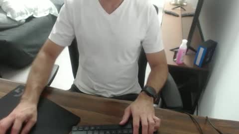 latexdave84 online show from March 3, 2026, 10:32 am