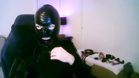 latexminheadroom online show from March 8, 2025, 6:10 am