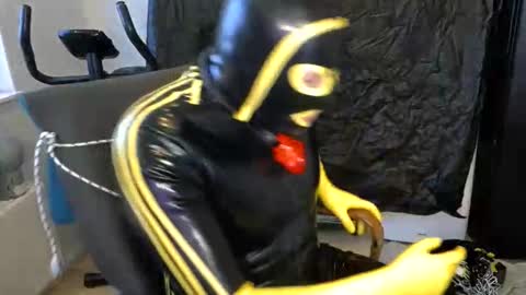 latexslaafboy online show from May 11, 2026, 5:57 am