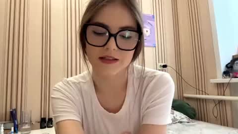 Snapshot of latiapetosa chatting on June 10, 2026, 1:32 pm Mia online show from June 10, 2026, 1:32 pm
