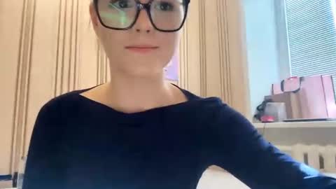 Snapshot of latiapetosa chatting on June 17, 2026, 2:18 pm Mia online show from June 17, 2026, 2:18 pm