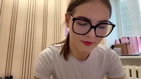 Snapshot of latiapetosa chatting on June 25, 2026, 12:09 pm Mia online show from June 25, 2026, 12:09 pm