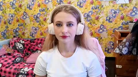 Amelia online show from October 18, 2025, 7:53 am