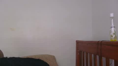 latiffaah_xx online show from April 20, 2026, 11:02 am