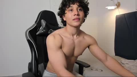 latin_beastx online show from May 14, 2026, 8:04 pm