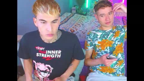 latin_boysxxx_ online show from December 5, 2025, 6:04 pm