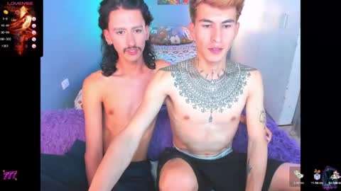 latin_boysxxx_ online show from April 22, 2026, 10:33 pm
