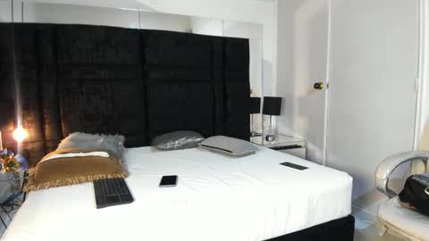 Johana y Santiago online show from February 24, 2025, 8:06 am