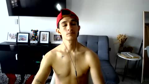 Snapshot of latin_cr7 chatting on August 4, 2026, 6:43 pm Steven online show from August 4, 2026, 6:43 pm