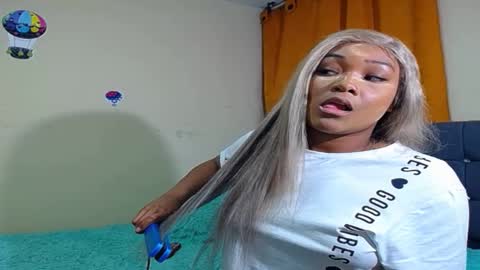 Snapshot of latin_rihanna_j chatting on March 11, 2025, 4:32 am karen online show from March 11, 2025, 4:32 am