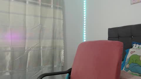 Snapshot of latin_rihanna_j chatting on November 8, 2025, 2:45 am karen online show from November 8, 2025, 2:45 am