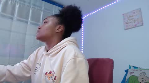 Snapshot of latin_rihanna_j chatting on November 19, 2025, 2:11 am karen online show from November 19, 2025, 2:11 am