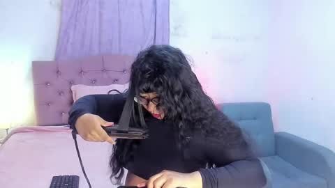 Snapshot of latinabombsheell chatting on May 11, 2026, 5:57 am Martina online show from May 11, 2026, 5:57 am